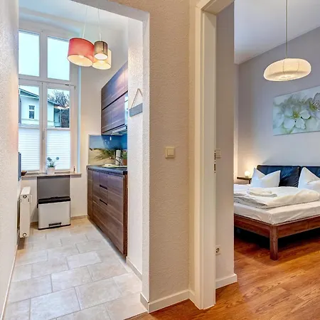 Anna Bernstein * Ostseebad Heringsdorf