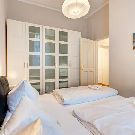 Anna Bernstein * Ostseebad Heringsdorf